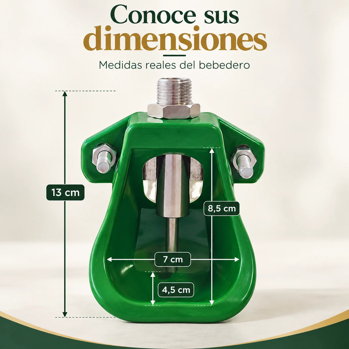 Dimensiones reales del bebedero para lechones: 13 cm de alto y cazoleta de 7 cm